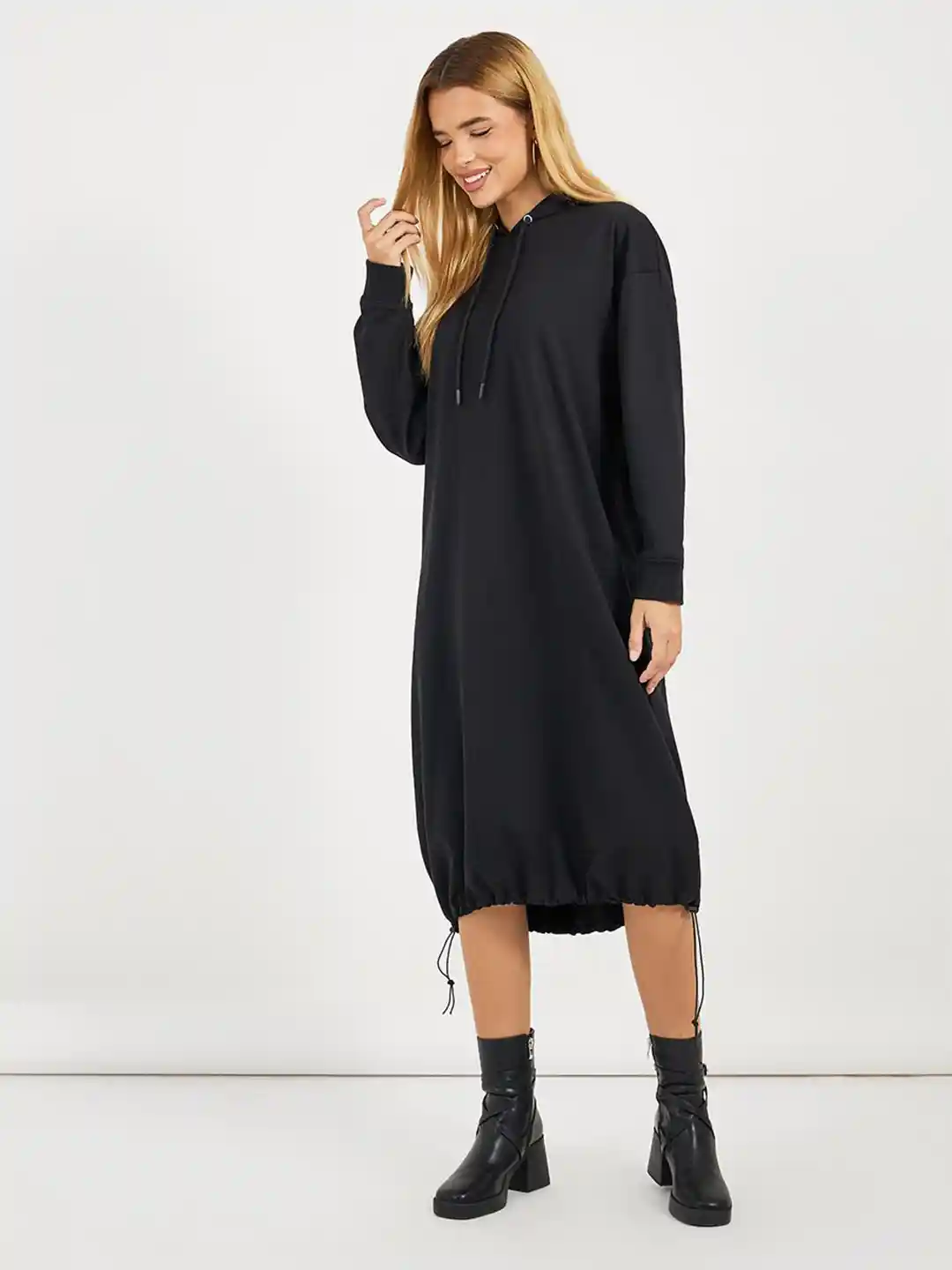 Buy Styli Women Oversized Fit Hooded Sweatshirt Midi Dress with