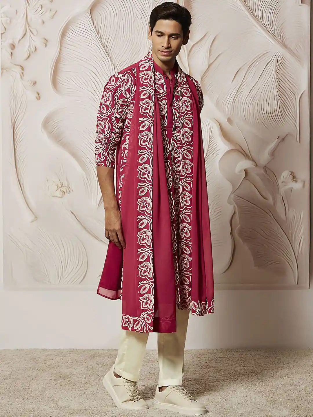 Buy VASTRAMAY Men Floral Embroidered Regular Thread Work Kurta