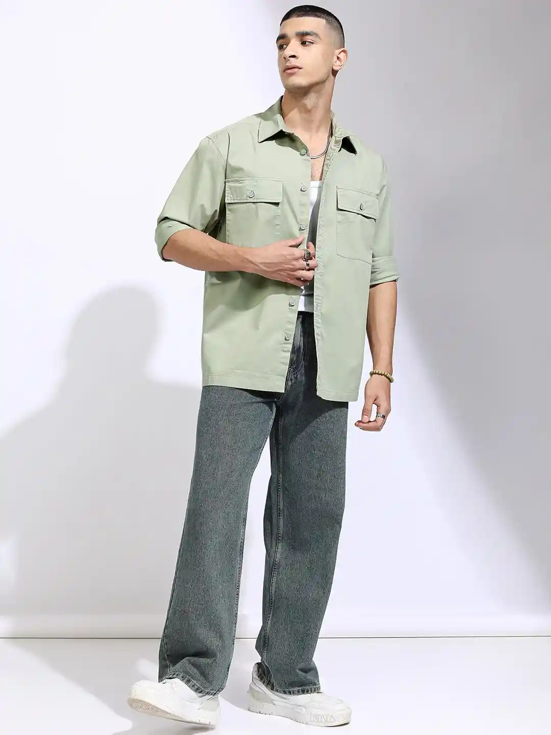 HIGHLANDER Men Solid Utility Pocket Oversized Overshirt