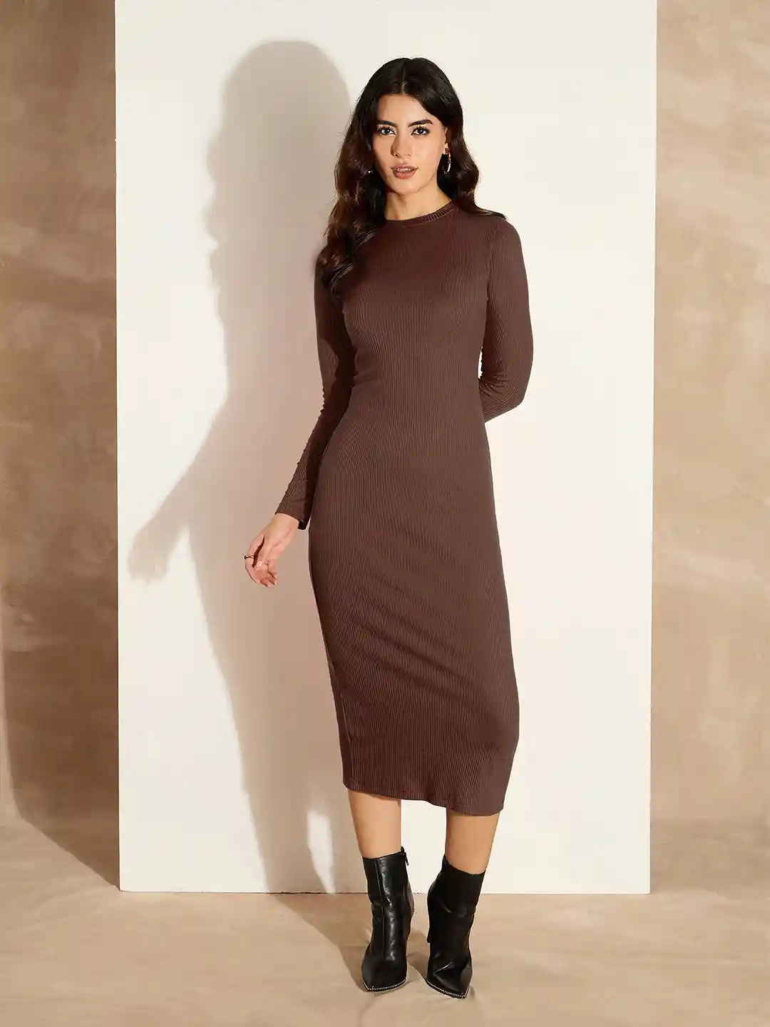 SASSAFRAS Bodycon Full Sleeves Midi Dress