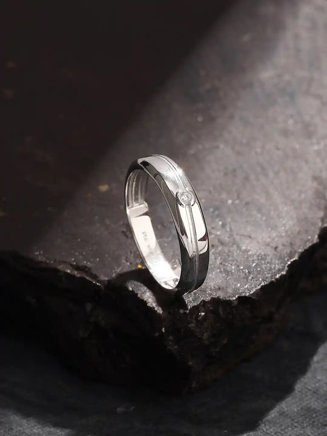 GIVA Men 925 Sterling Silver Rhodium Plated Stone-Studded Adjustable Finger  Ring