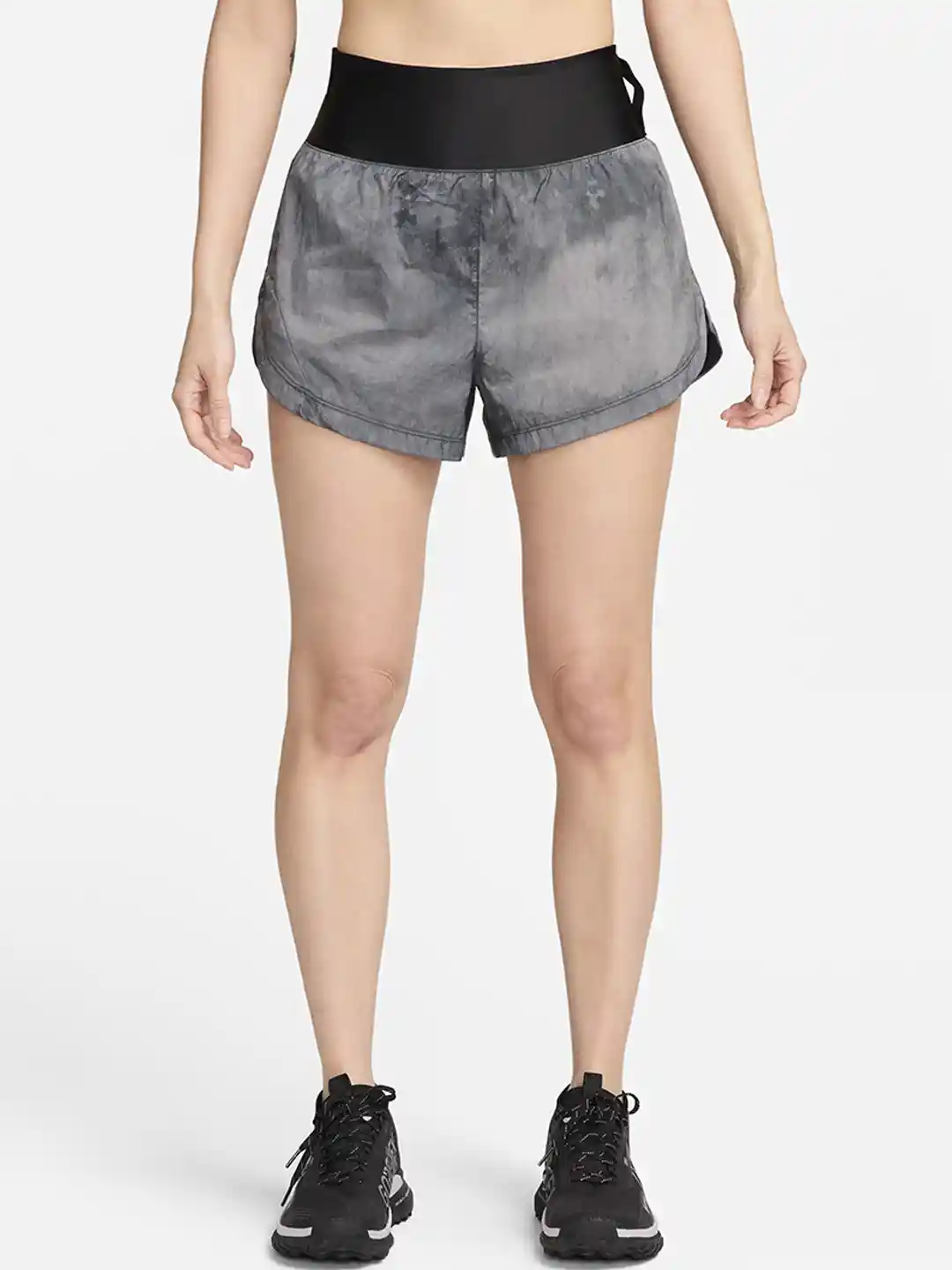 Nike Trail Women's Repel Mid-Rise 8cm Brief-Lined Running Shorts