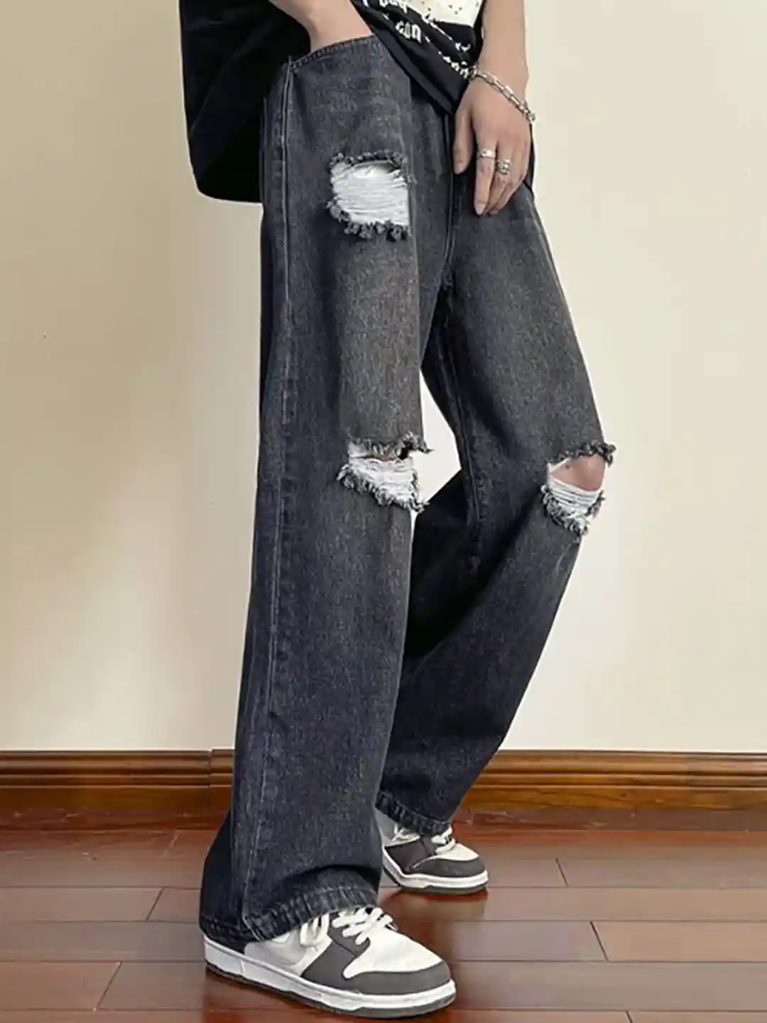 Vujade Reed Distressed Single Knee Denim DE VUJA REED x StyleCast (26