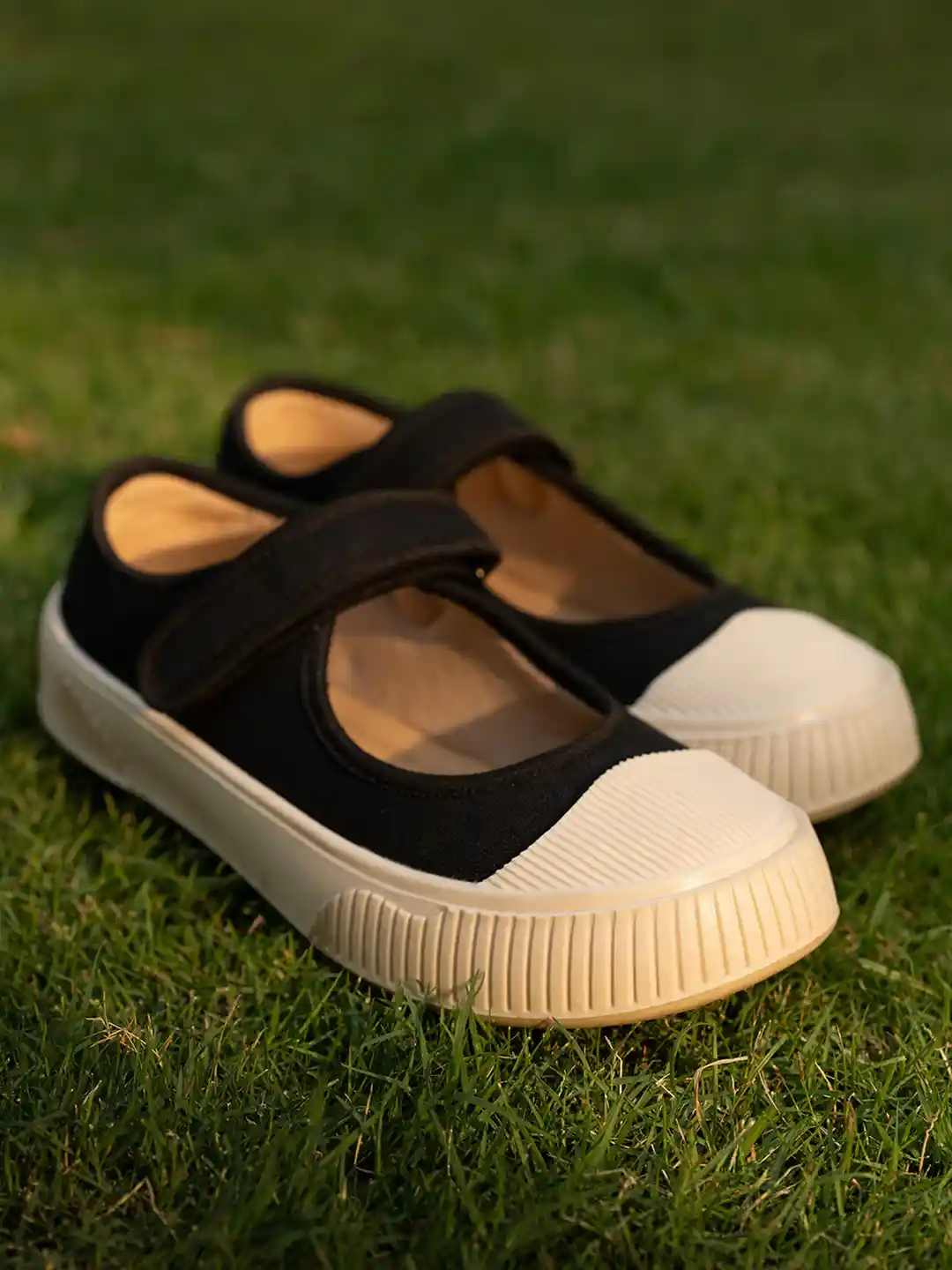 Theater Women Jiro Black Mary Jane Flats