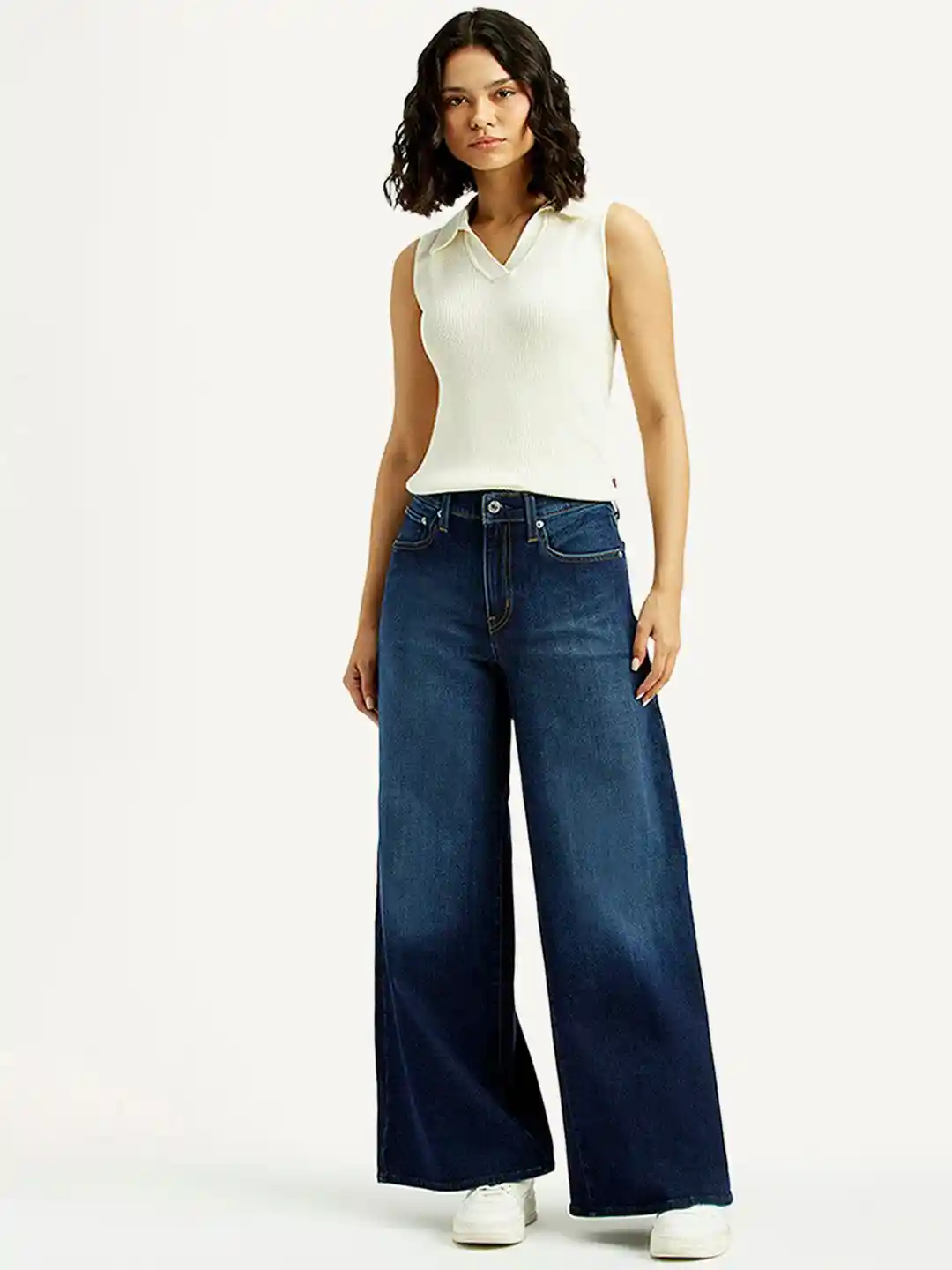 Levis Women Classic Flared Mid-Rise Light Fade Stretchable Jeans