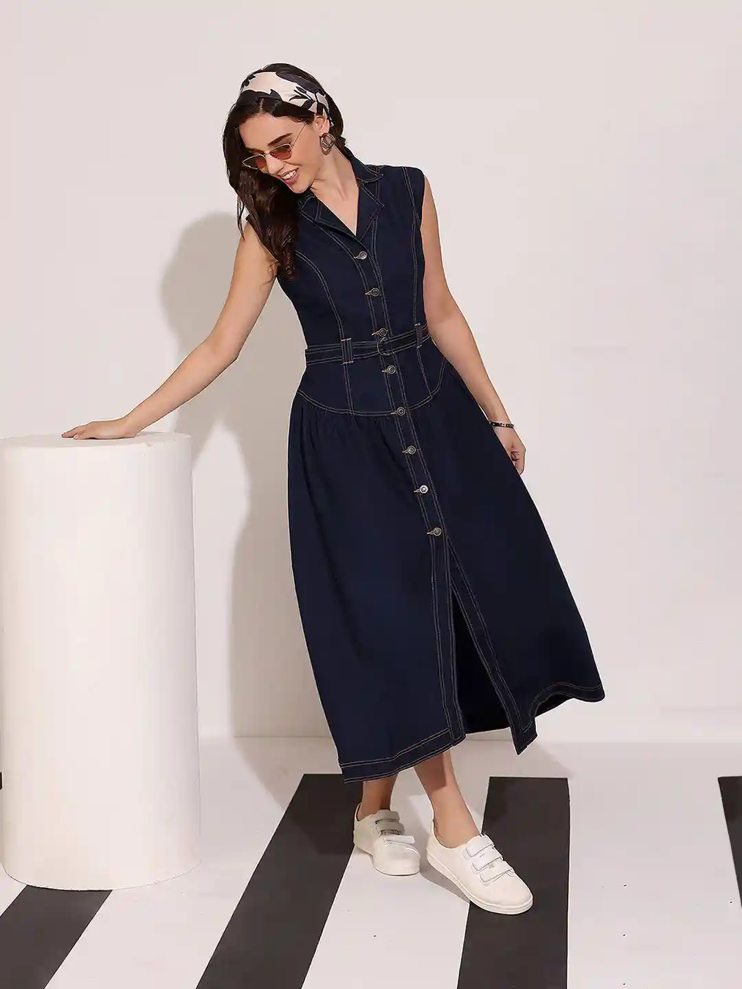 DOLCE CRUDO Women's Notched-Collar Sleeveless Maxi-Length Light Weight  Denim Shirt Dress