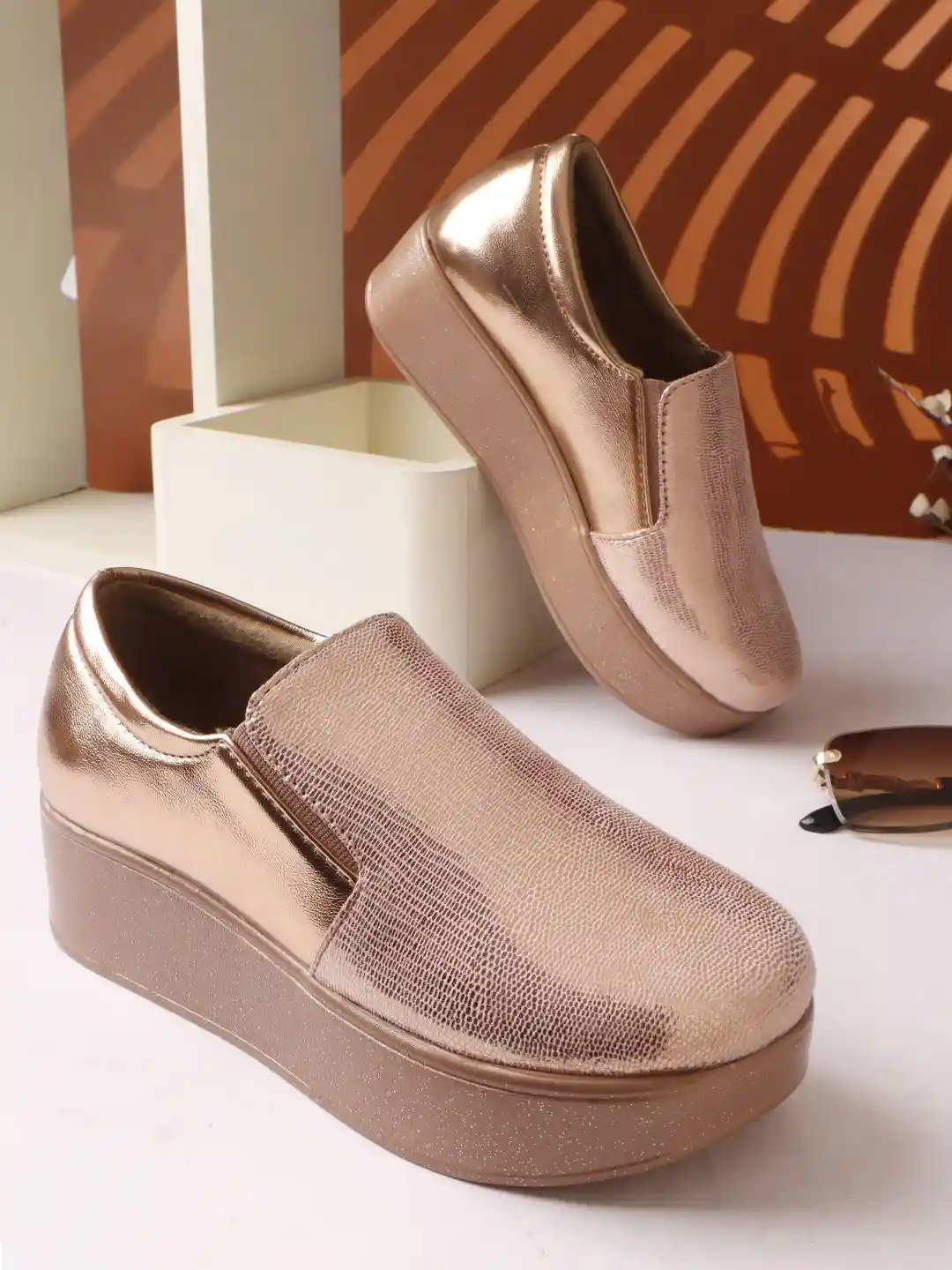 THE WHITE POLE Women Classic Slip-On Loafers