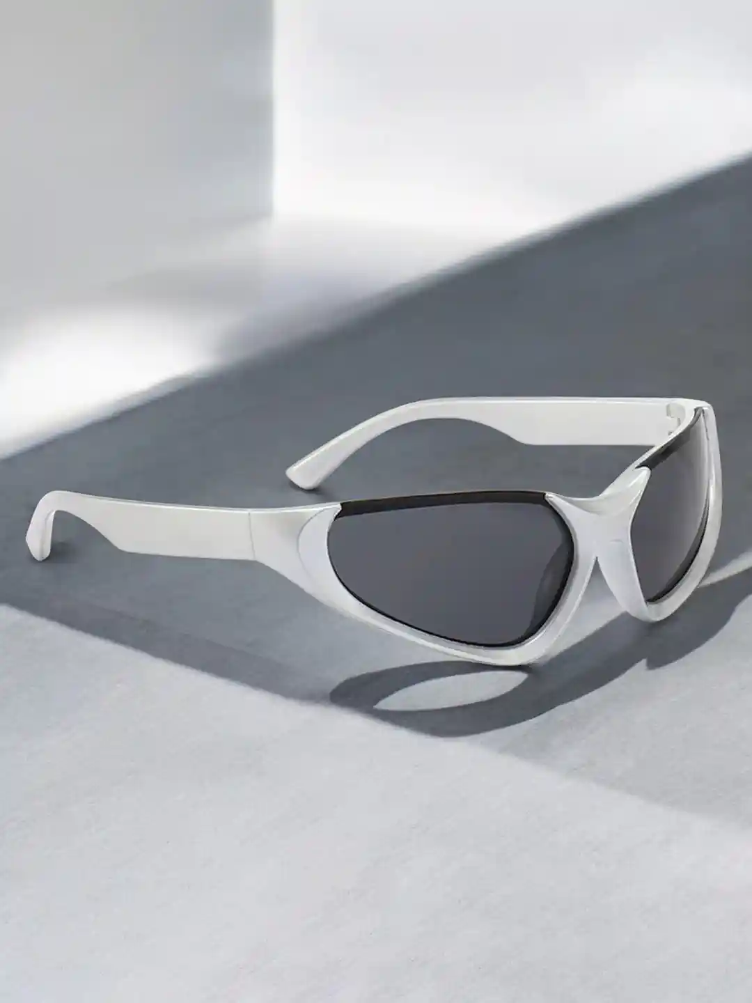 Buy DressBerry Women Cateye Sunglasses with UV Protected Lens