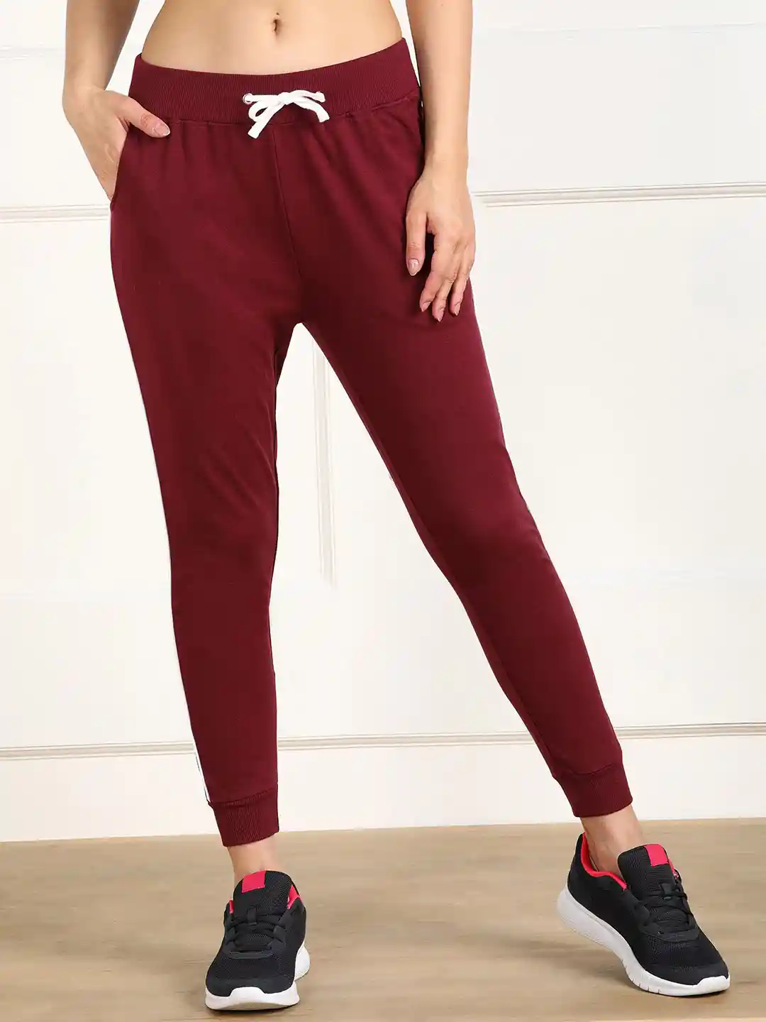 Metronaut Women Slim-Fit Mid Rise Joggers