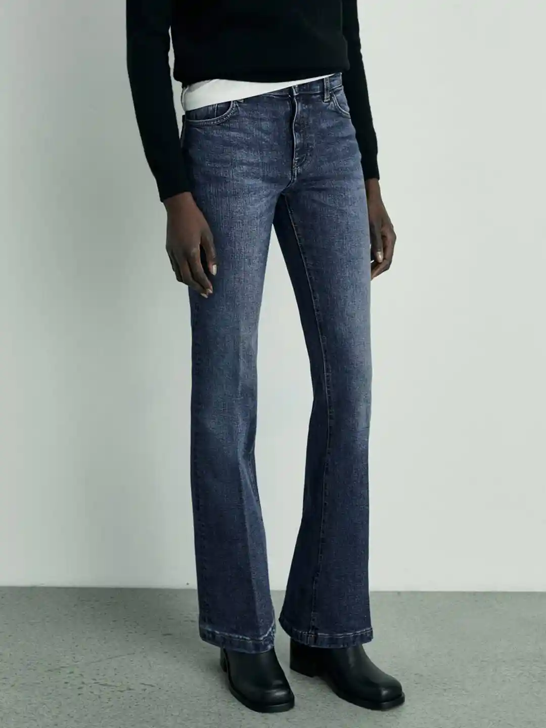 Ladies Jeans Mango Flared Trumpet Jeans MANGO Women Light Fade