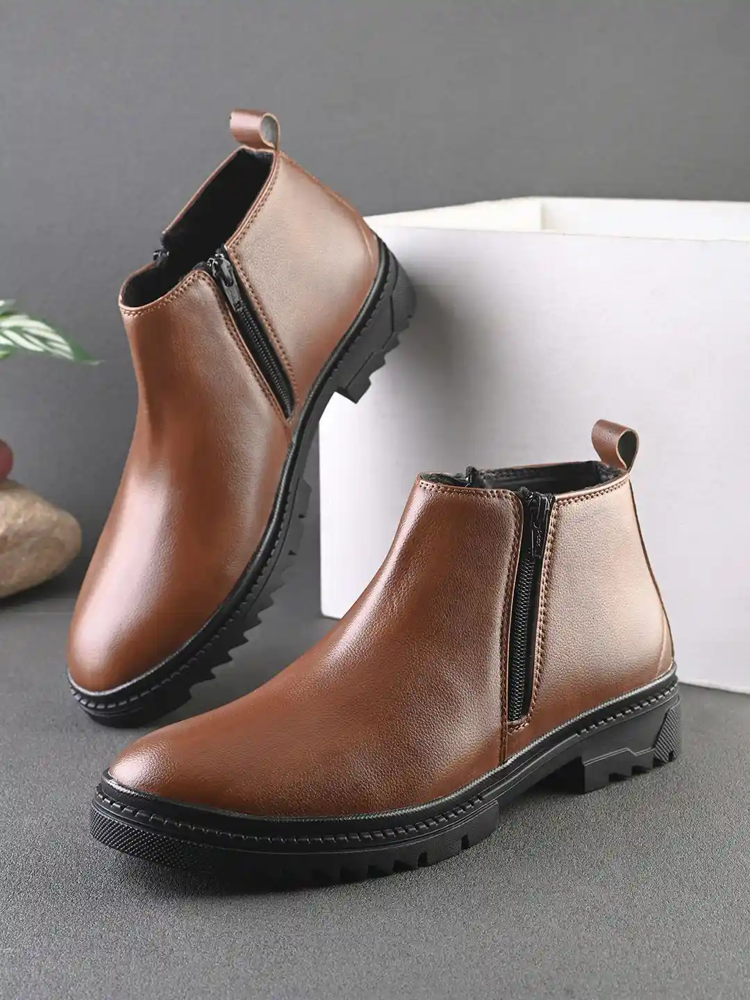 The Roadster Lifestyle Co Men Casual Block-Heeled Zipper Ankle Boots