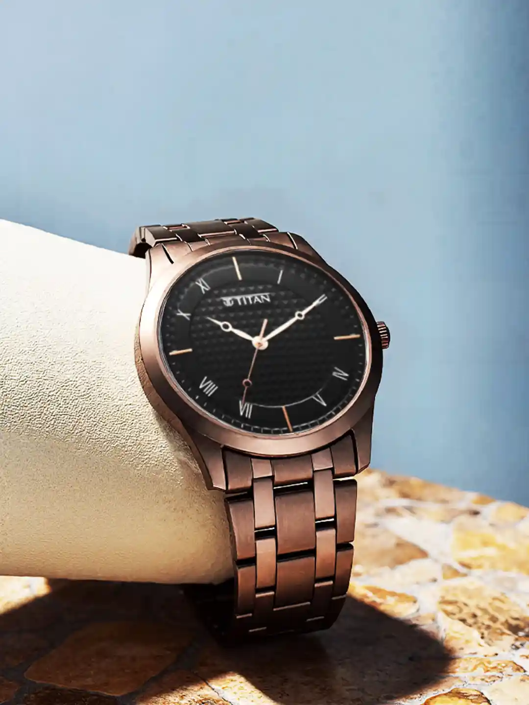 Titan Men Textured Dial Stainless Steel Straps Analogue Watch 1823QM01