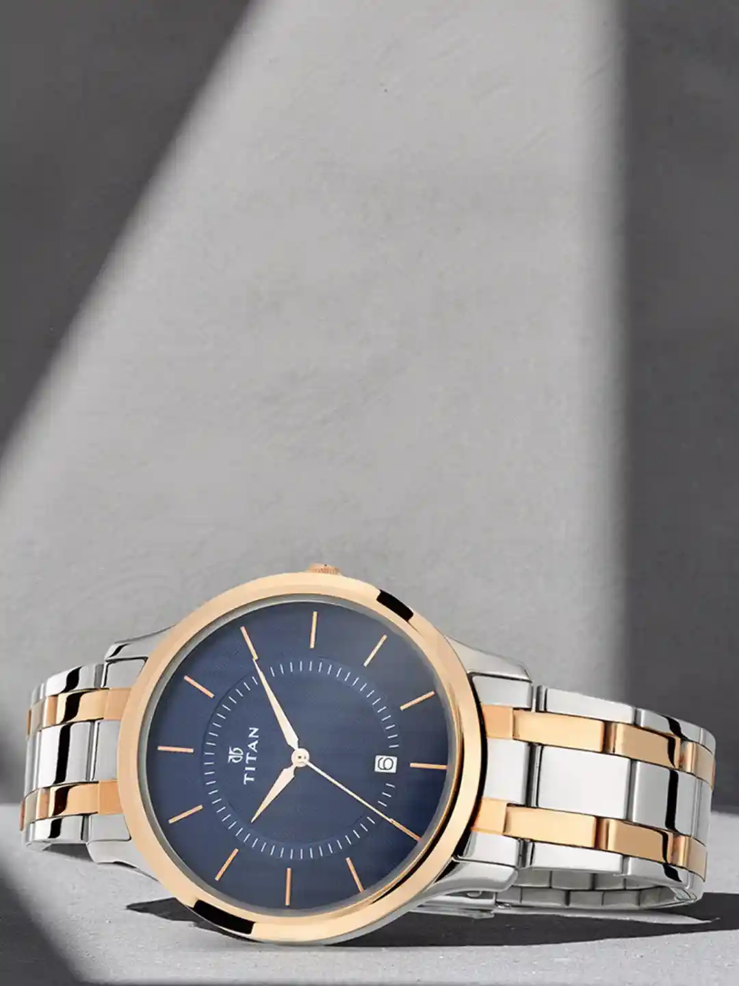 Titan Men Blue Analogue Watch NM1825KM01