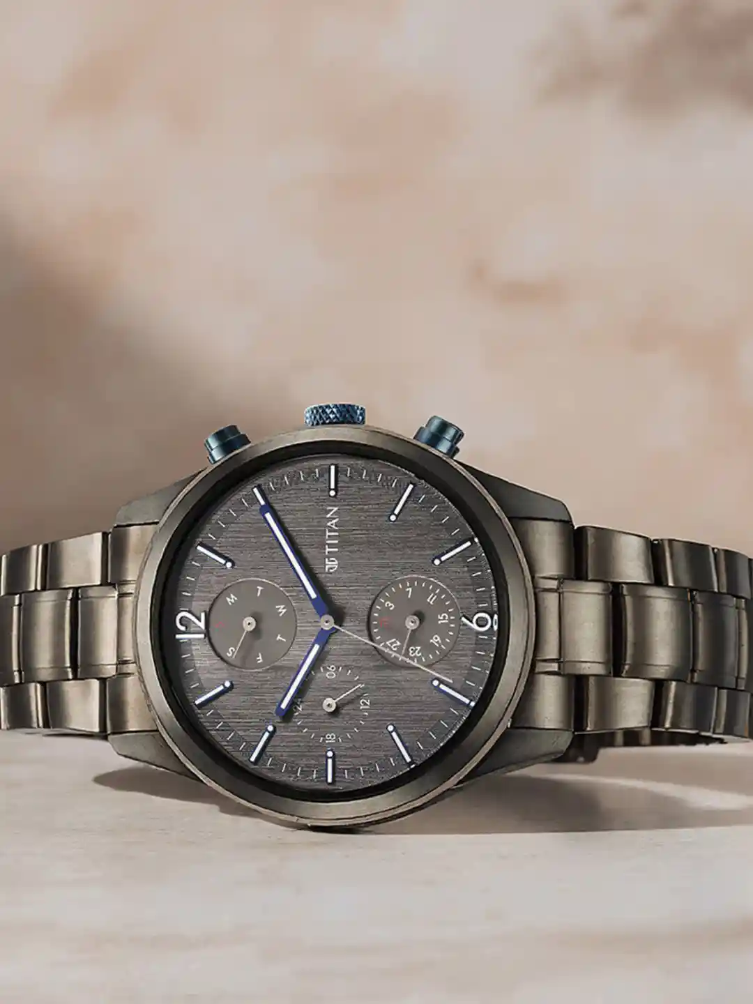 Titan Men Classique Bracelet Style Analogue Watch 1805QM07-Blue