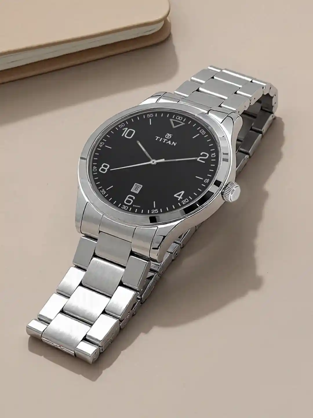 Buy Titan Men Bracelet Style Classique Analogue Watch NR1770SM02