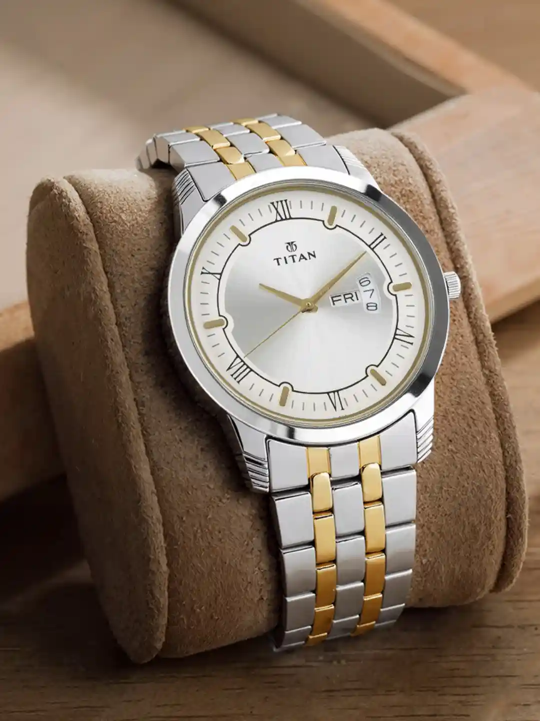 Buy Titan Karishma Gents Men Silver Analogue watch NL1774BM01