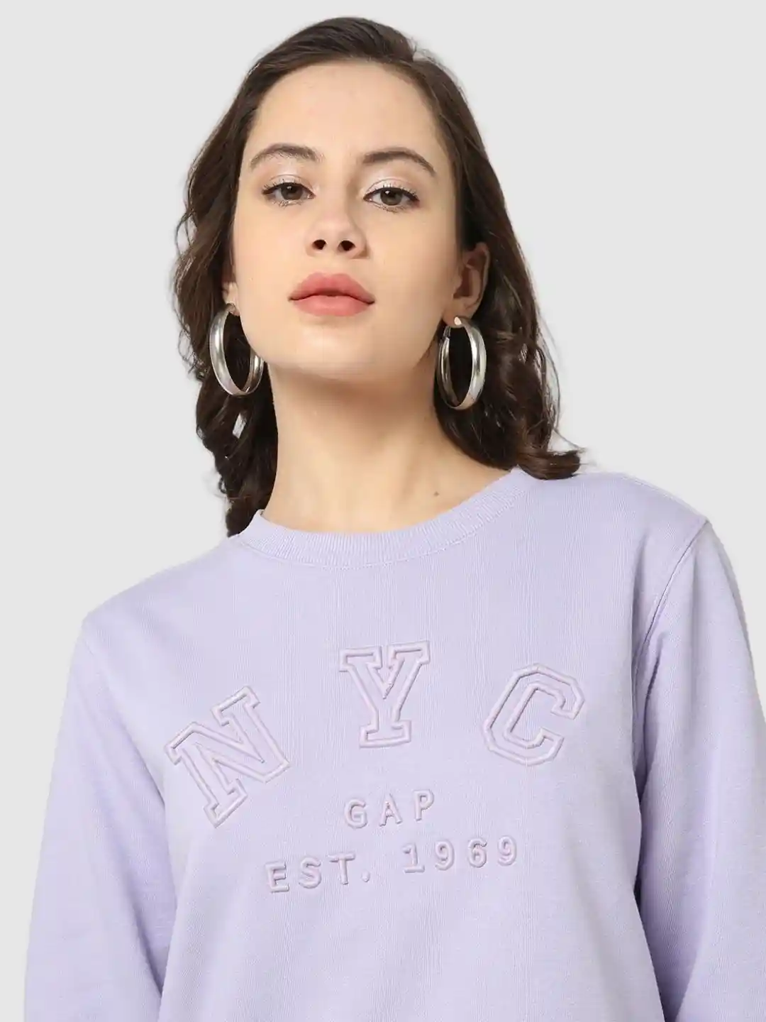 GAP Women Brand Logo Embroidered Relaxed Fit Crew-Neck Pullover Sweatshirt