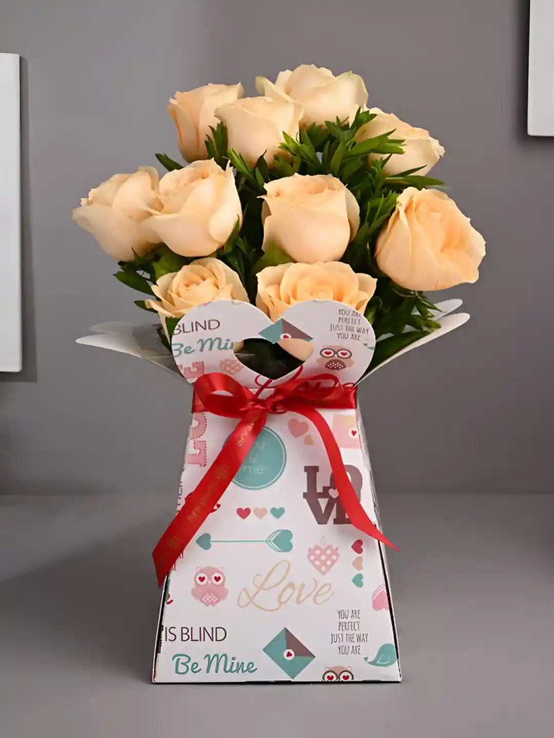 Buy Floweraura Peach-Colored White 10 Pieces Roses Fresh Flowers