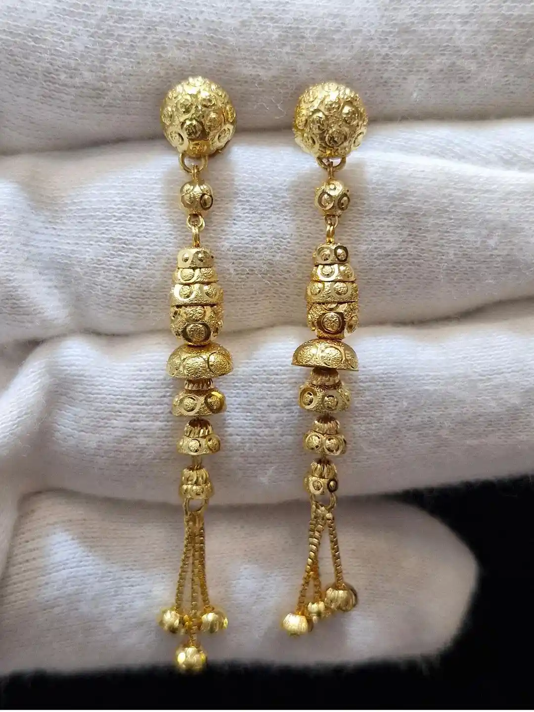 Anshenterpris Gold-Plated Hanging Sui Dhaga Contemporary Drop Earrings