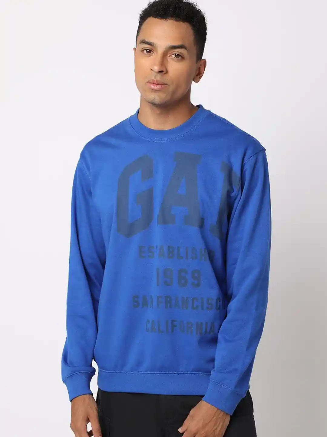 GAP Men Typographic Printed Round Neck Sweatshirt