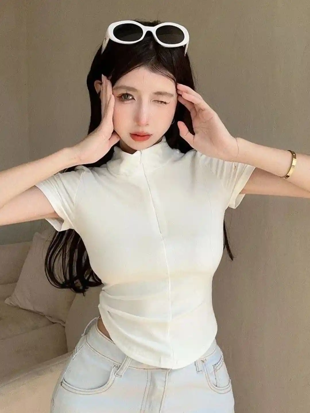 Istyle Can Mock Neck Zipper Fitted Crop Top