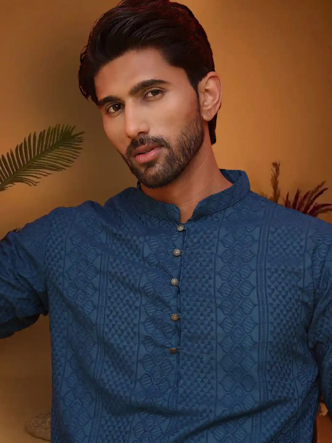 Jompers Men Cotton Embroidered Chikankari Kurta