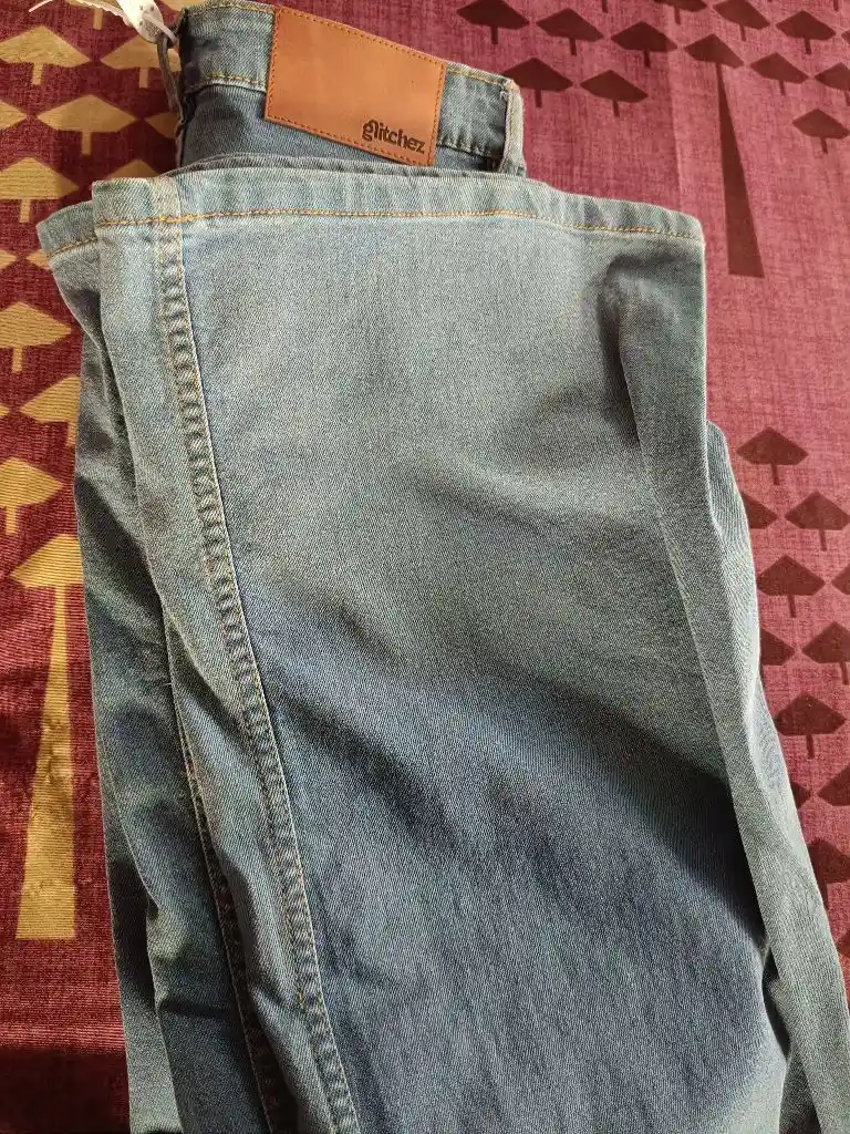 Buy glitchez Women Flared Fit Stretchable Jeans With Chain - Jeans