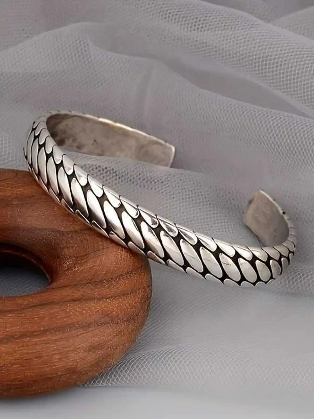 Buy Bling Queen Silver-Plated Engraved Tire Pattern Cuff Bracelet