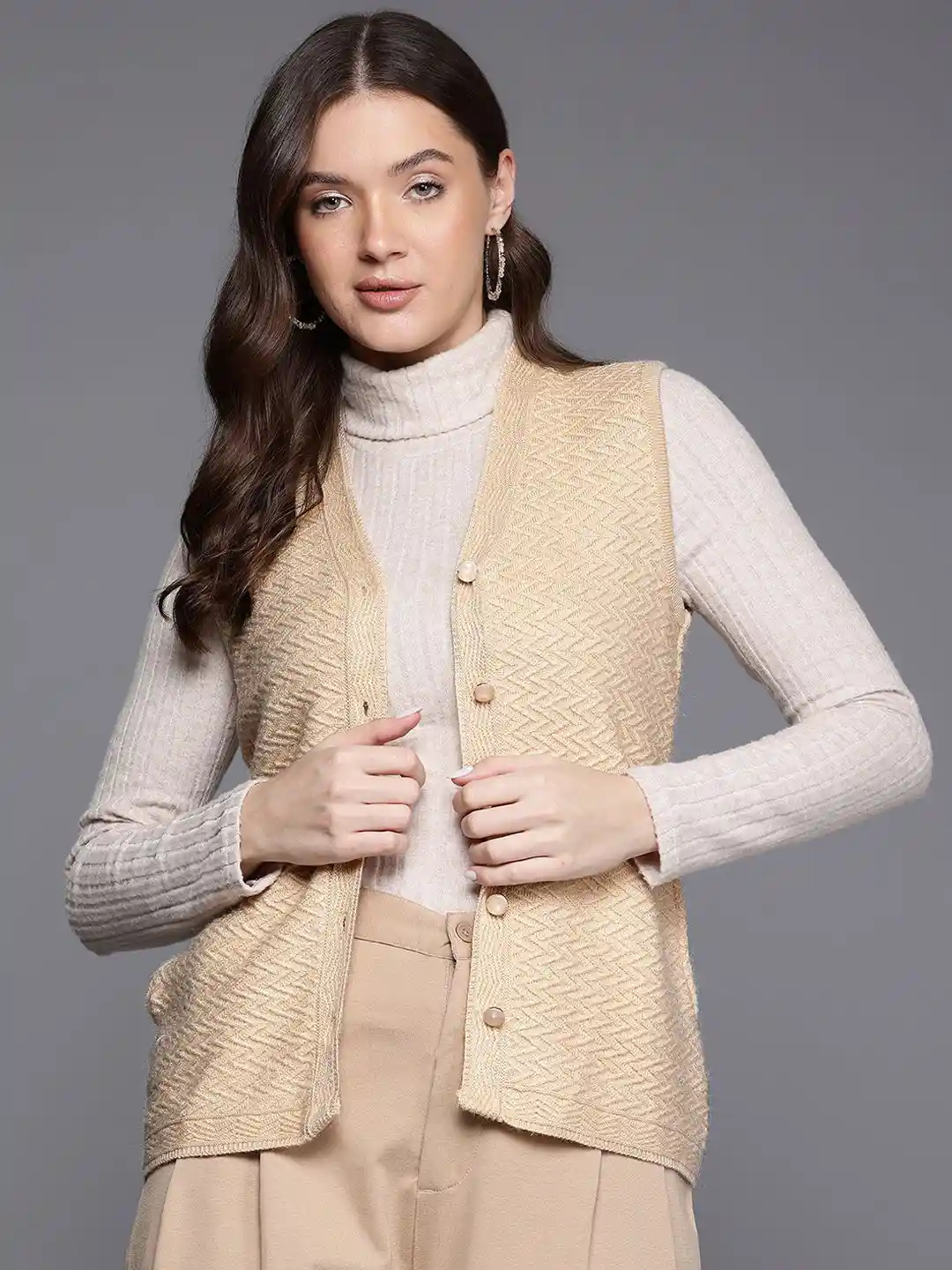 The Roadster Lifestyle Co Self Designed Cable Knit Woolen Sweater Vest