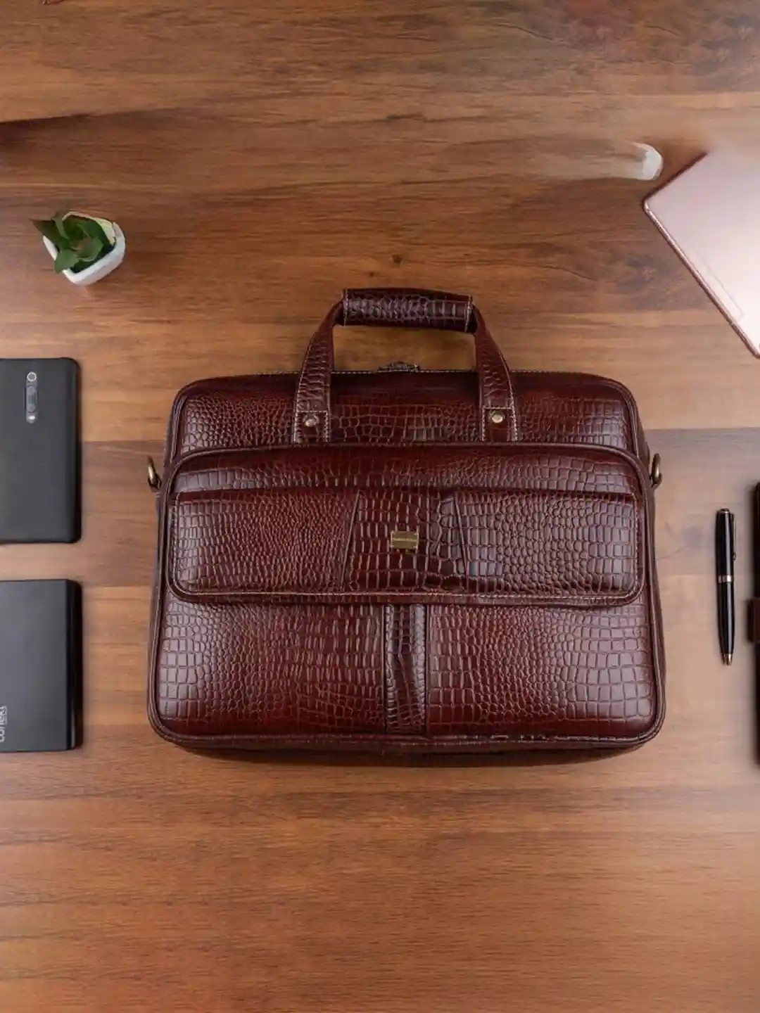 BRAND LEATHER Men Textured Leather Laptop Bag