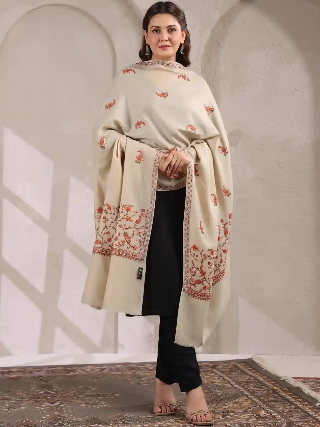 Buy Zamour Sozni Women Floral Embroidered Kashmiri Shawl Shawl