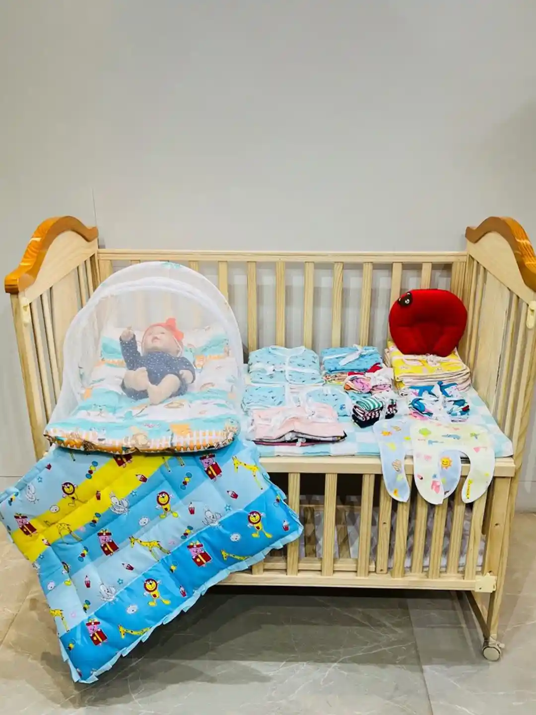 Fareto Infants Set Of 60 Printed Cotton Baby Apparel Gift Set