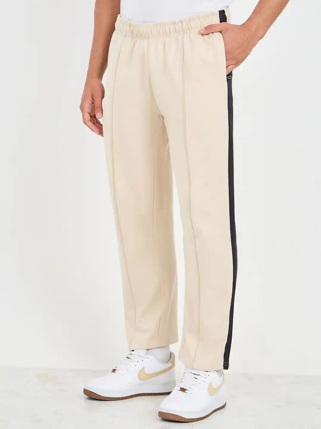 Buy Styli Men Side Contrast Open Hem Relaxed Fit Joggers with Zip