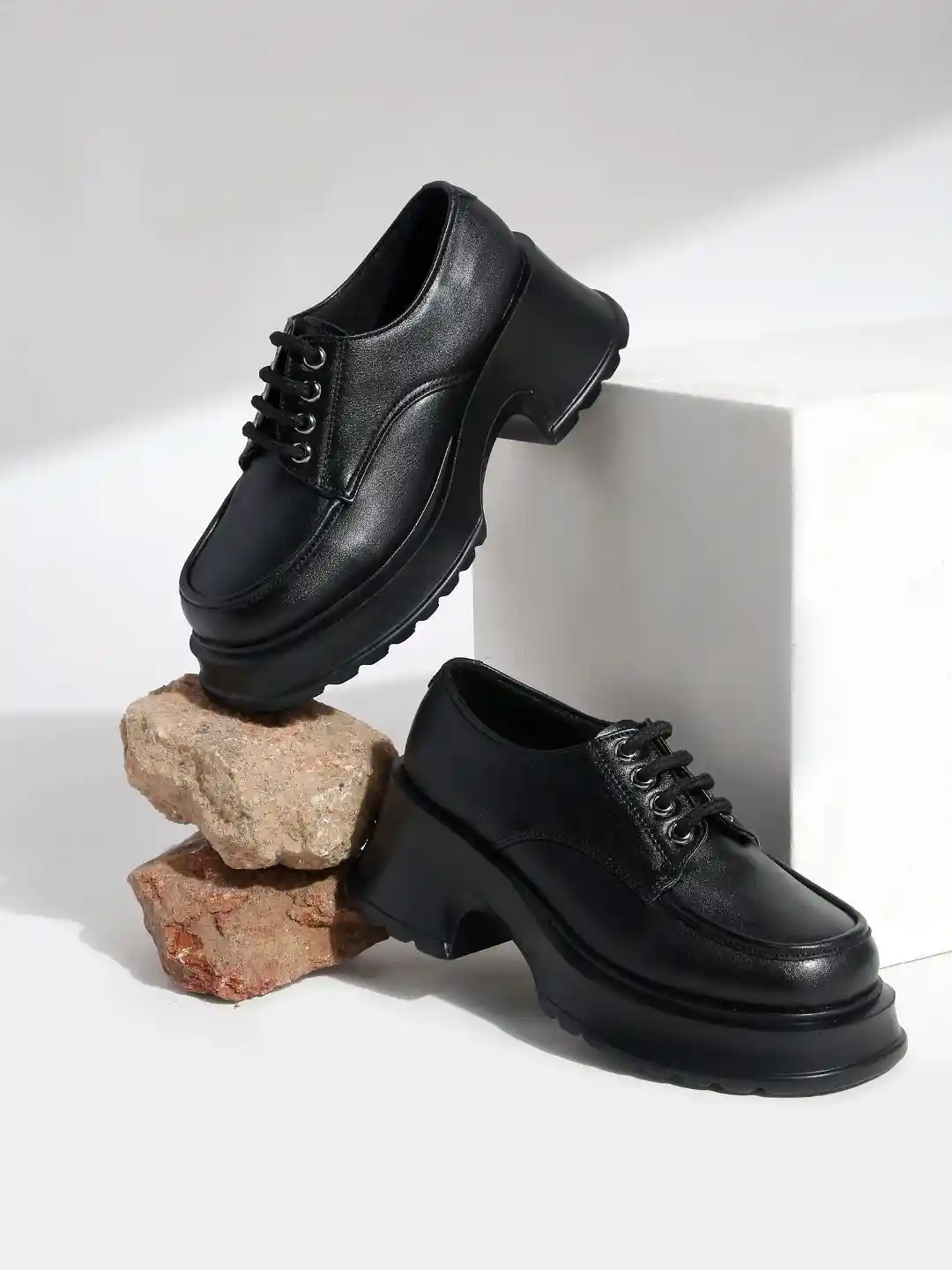 Buy VALIOSAA Women Lightweight Lace-Up Derbys Casual Shoes for