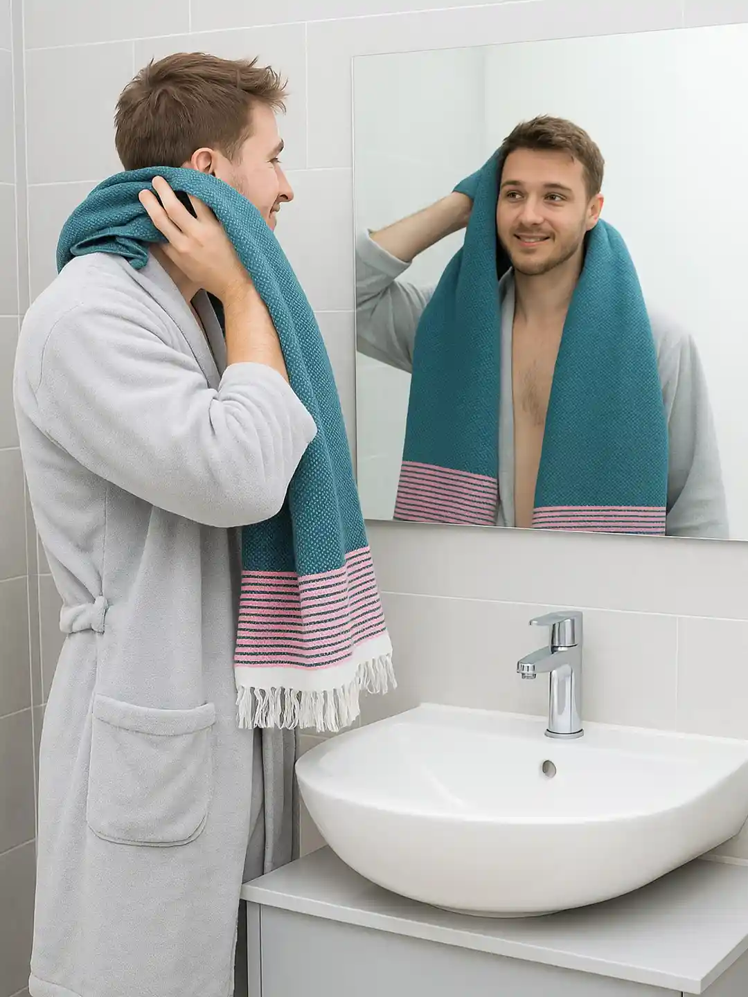 Buy Kryptic Blue Pink Geometric Printed 180 GSM Pure Cotton Bath