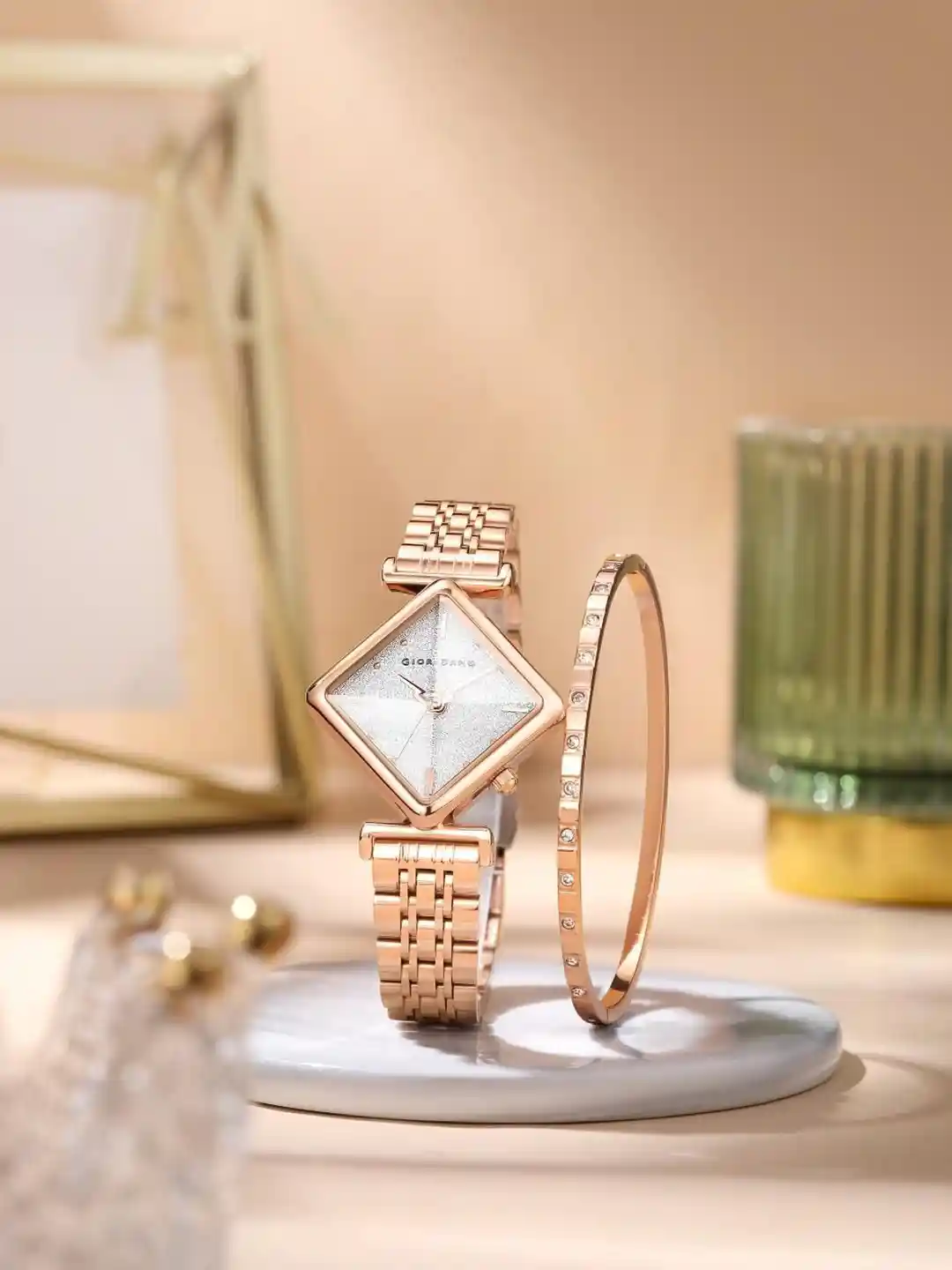 Buy GIORDANO Women Rose Gold Diamond-Shaped Analog Watch With