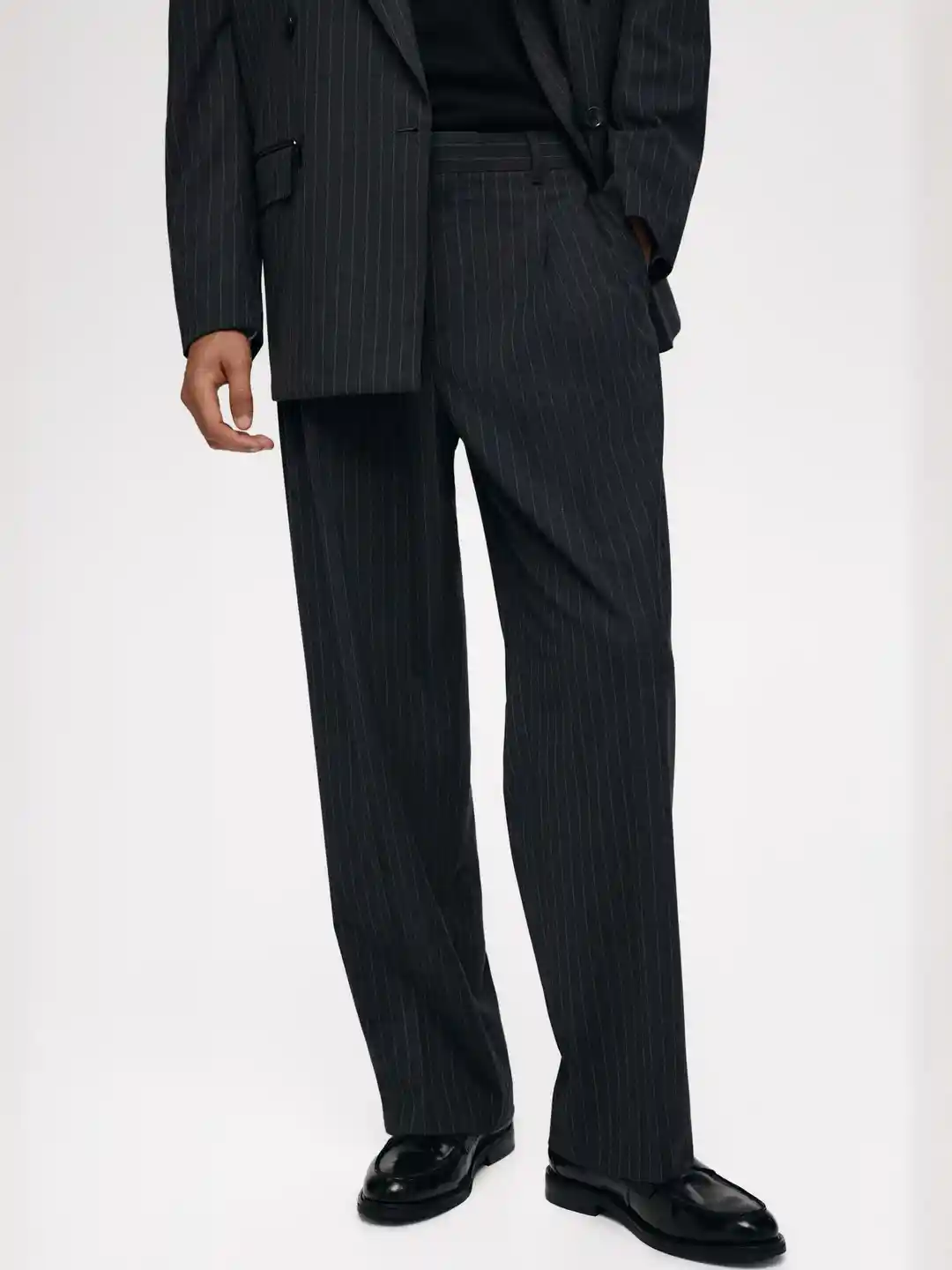 H&M Men Relaxed Fit Suit Trousers
