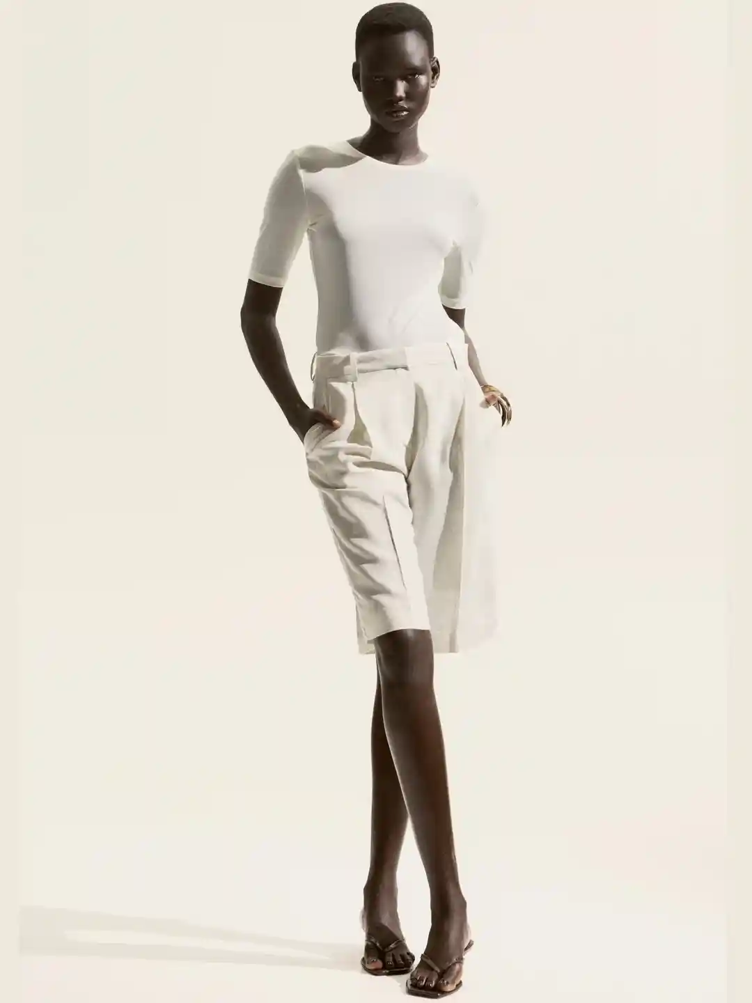 Buy H&M Women White Solid Fitted T-shirt Tshirts for Women