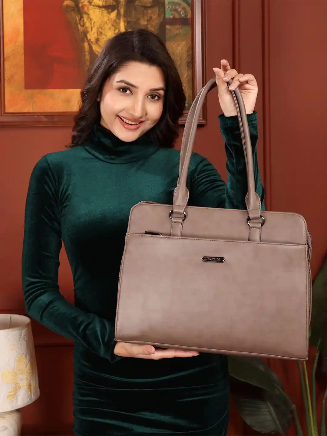 Bagmate Women Solid Structured Leather Shoulder Bag