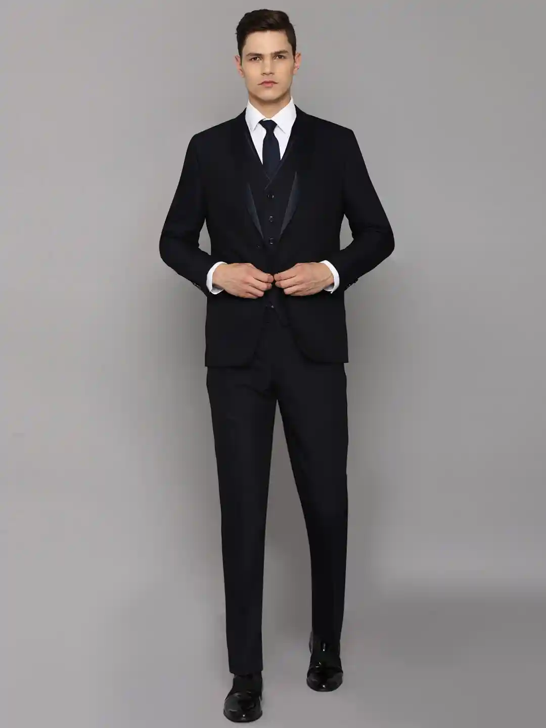 Buy Louis Philippe Men Black Checked Slim-Fit Single-Breasted