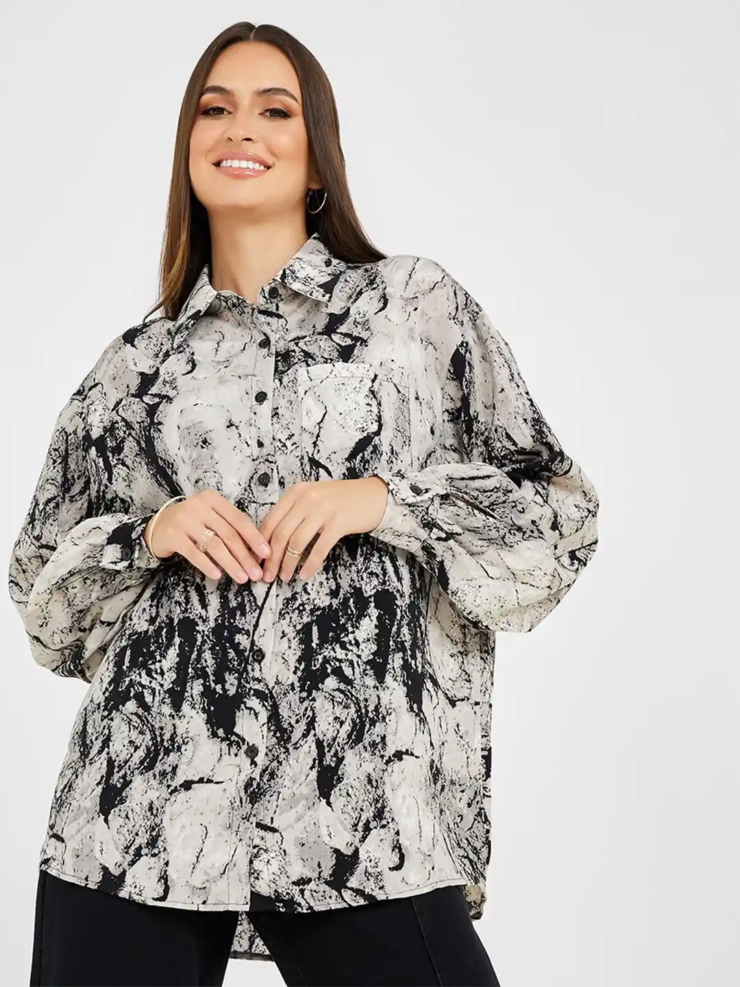 Styli Women Black Long Sleeves Abstract Print Button Up Oversized Longline  Shirt
