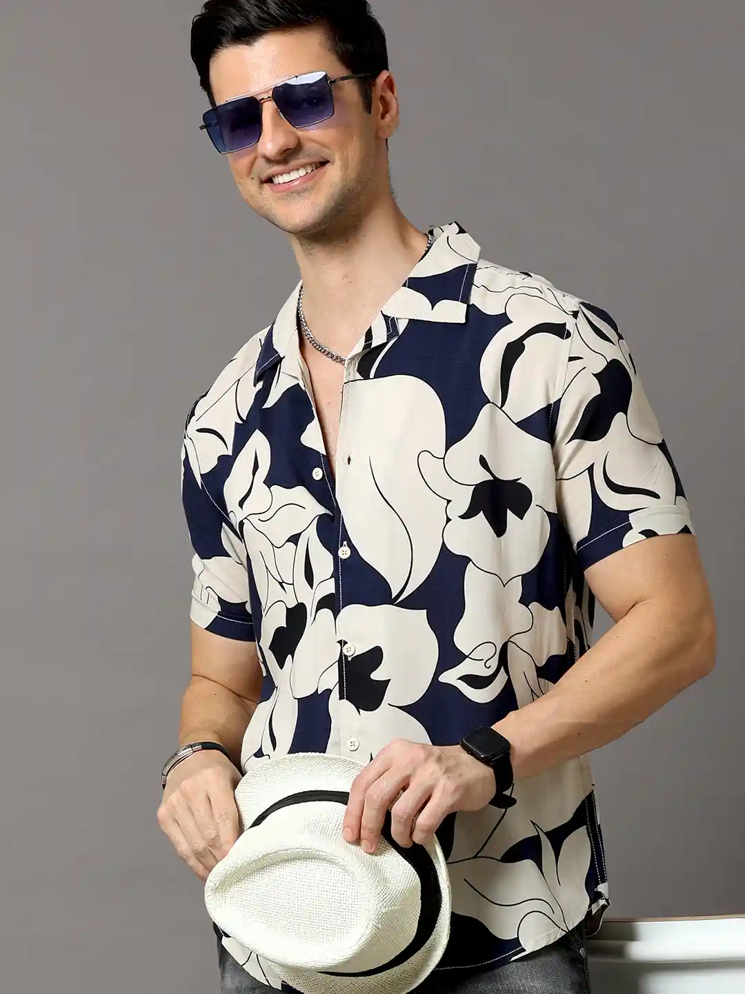 Buy HERE\u0026NOW Men Navy Blue \u0026 Off White Slim Fit Printed Casual Shirt -  Shirts for Men 20421124 | Myntra