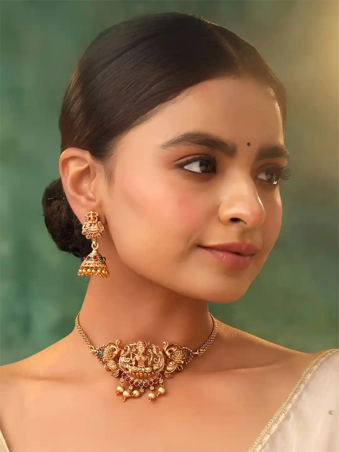 Yellow Chimes Women Red Green Gold-Plated Stone-Studded Temple Choker  Jewellery Set