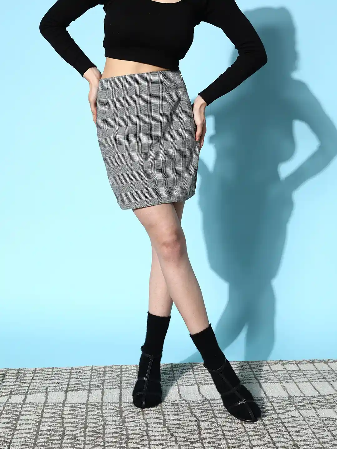 Buy Berrylush Women Grey Checked Straight Bodycon Mini Skirt