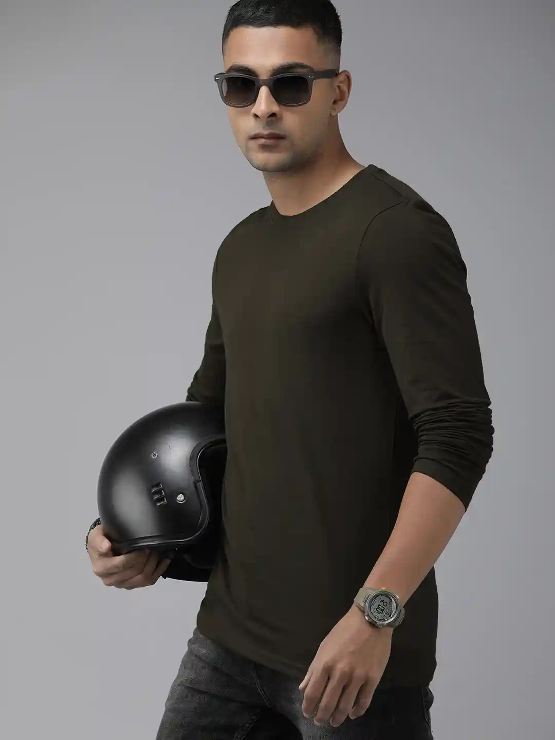 The Roadster Lifestyle Men Pure Cotton Solid Long Sleeves T-shirt