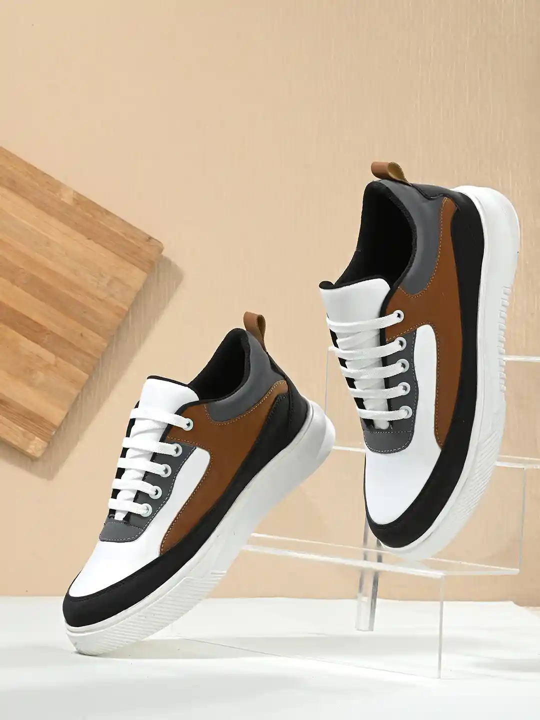 Roadster The Lifestyle Men Colourblocked Lightweight Sneakers