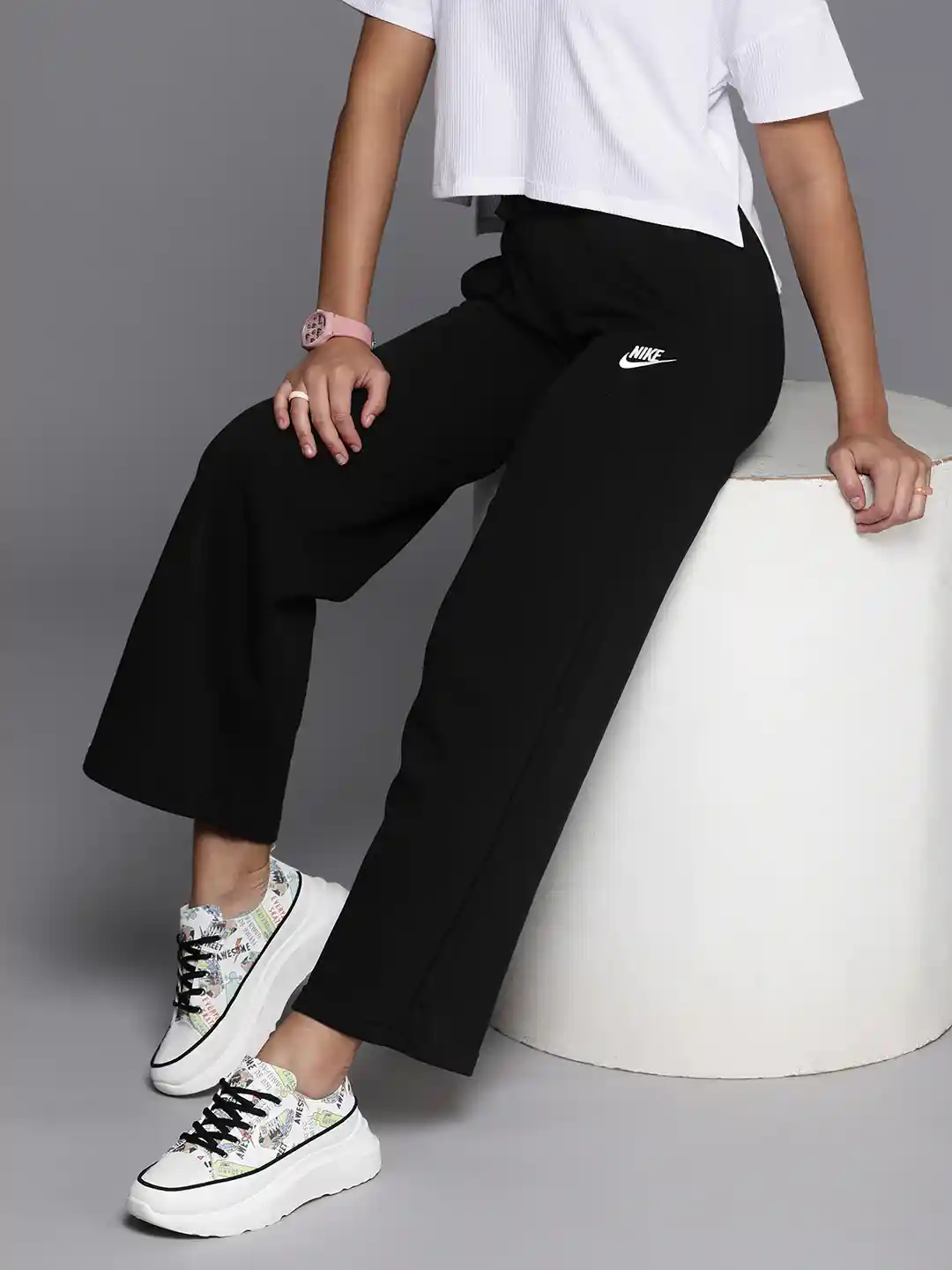 Nike Women Black Sportswear Club Fleece Trackpants