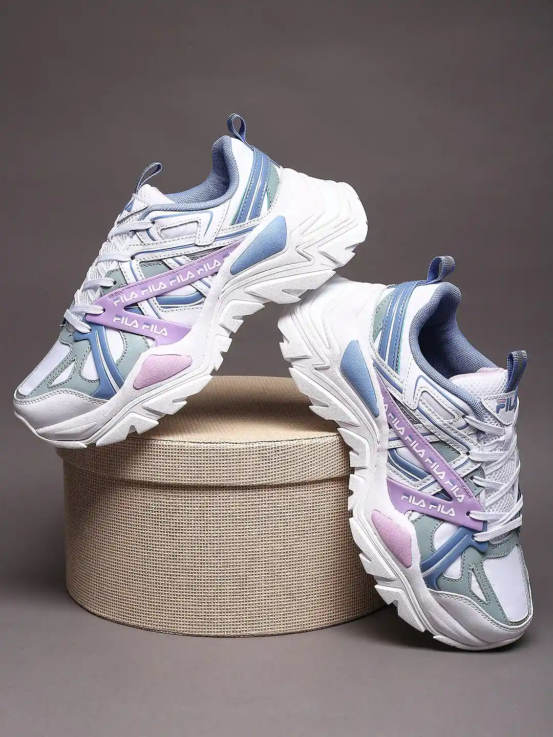 Comment Teindre Des Chaussures Teindre Converse Ã La Main Converse