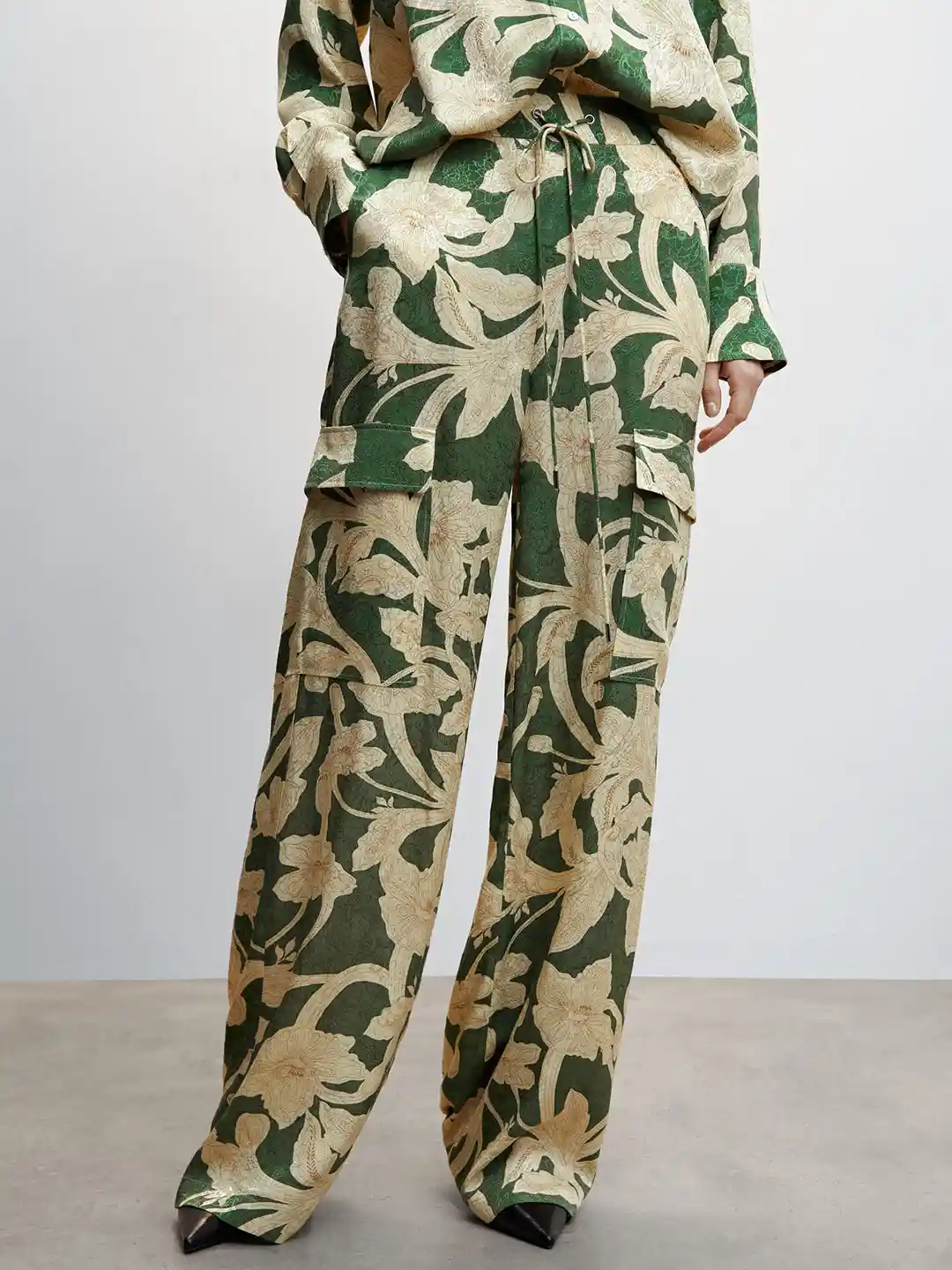 MANGO Women Floral Print Jacquard High-Rise Trousers