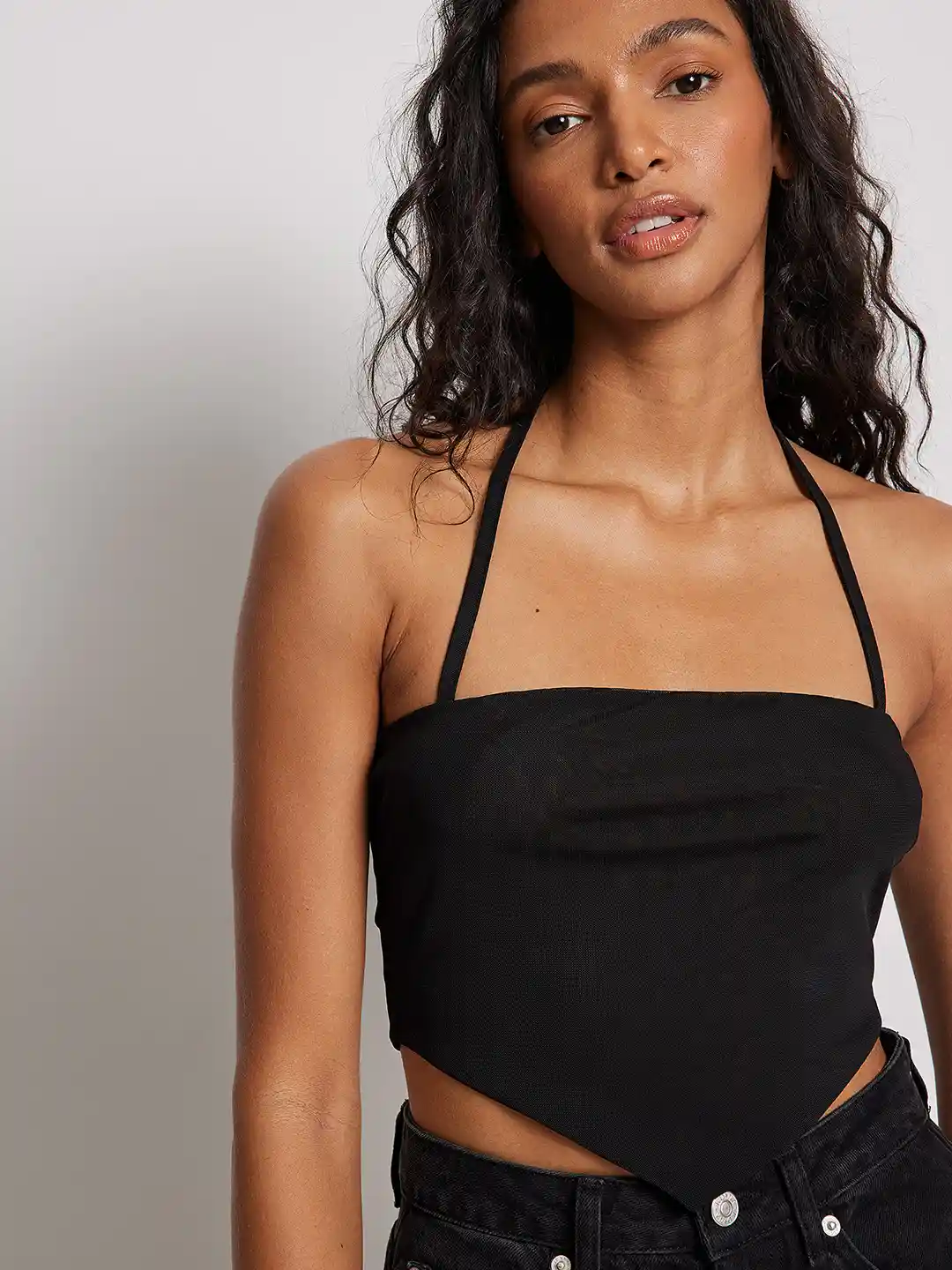 NA-KD Halter Neck Crop Top